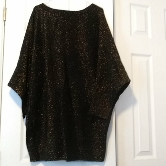 Black & Gold top. Perfect for formal/ casual. - Picture 3 of 3